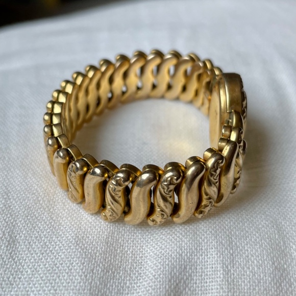 LOVESHACKFANCY Signature Vintage Bracelet - Picture 7 of 8